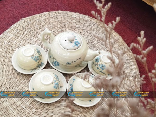 Bộ trà Bát Tràng men kem hoa đào xanh